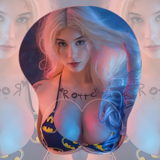 [Cosplayer Shannyplays] Official 3D Oppai Mousepad - Harley Quinn