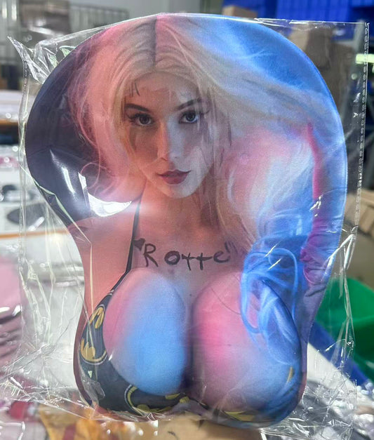 [Cosplayer Shannyplays] Official 3D Oppai Mousepad - Harley Quinn